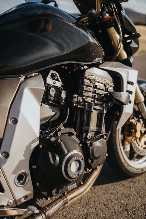 Vând Kawasaki Z1000 2006