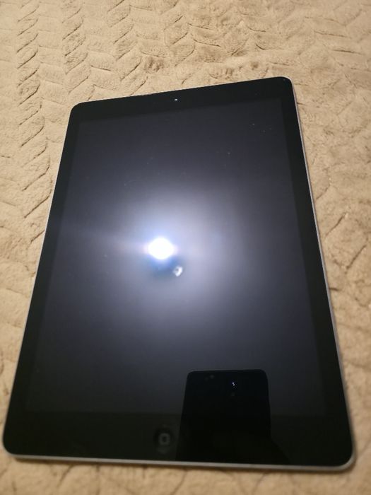 iPad Air 1 -16GB - 10/10 - Pentru piese / Recarosare