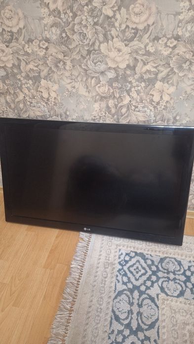 Продам телевизор LG диагональ 120см