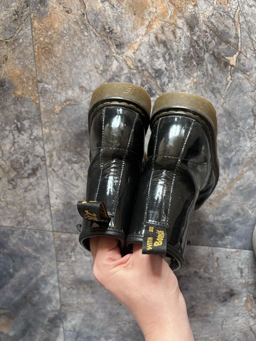 Dr.Martens лачени черни кубинки
