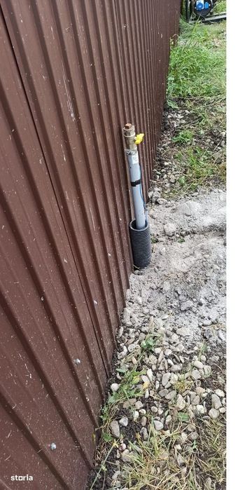 Teren intravilan-cu ceas de curent-380W,apa,canalizare,gaz.