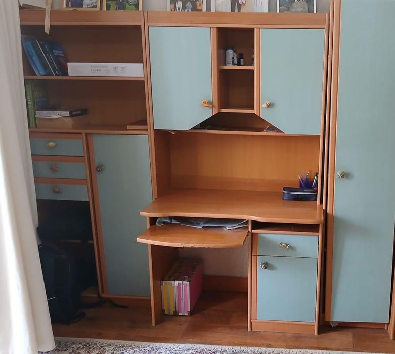 Бесплатно Детская стенка, стол для школьника