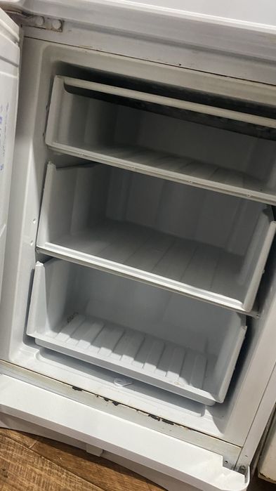 Холодильник Indesit