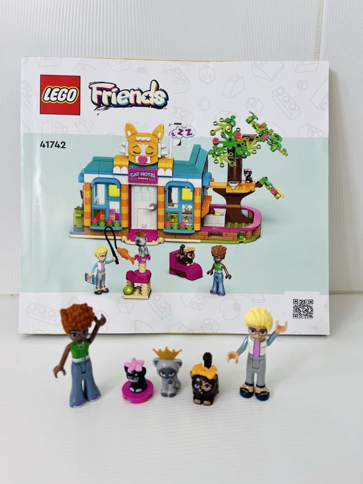Lego Hotelul Pisicilor