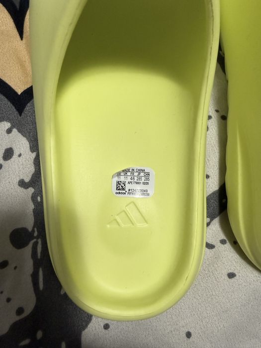 Papuci Yeezy Slide Marime 45