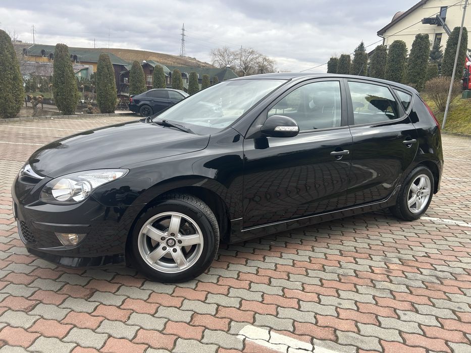 -Hyundai i30 facelift-2012-1.4benzina-109cai-euro5-adusa din germania-