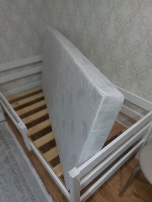 Кровать детская  до 100 кг