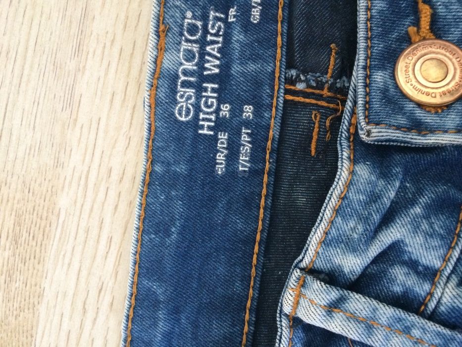 Дамски дънки с висока талия