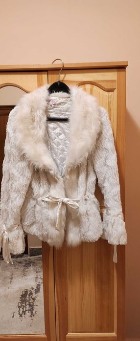 Елегантно дамско  палто