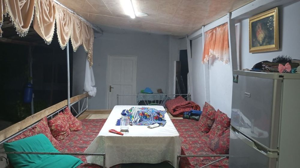 Срочно Троицкийда 2.5 сотикли ховли уй сотилади.