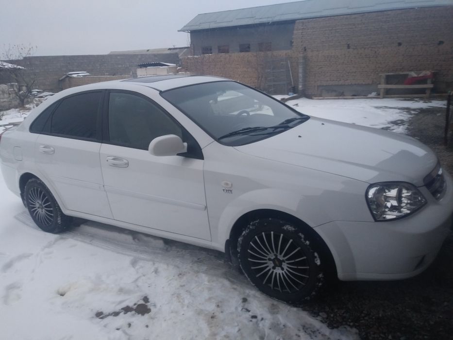 Lacetti машина сотилади