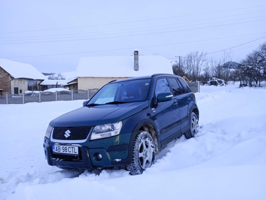 Vând Suzuki grand Vitara 2009