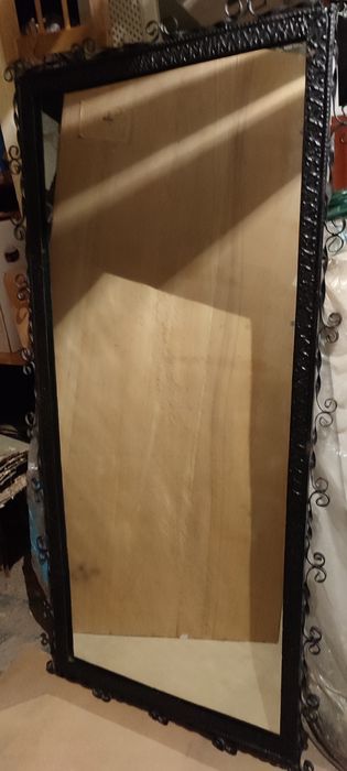 Oglindă cu ramă de metal