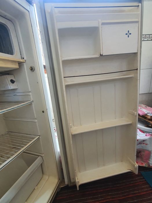 Холодилник Снежинка