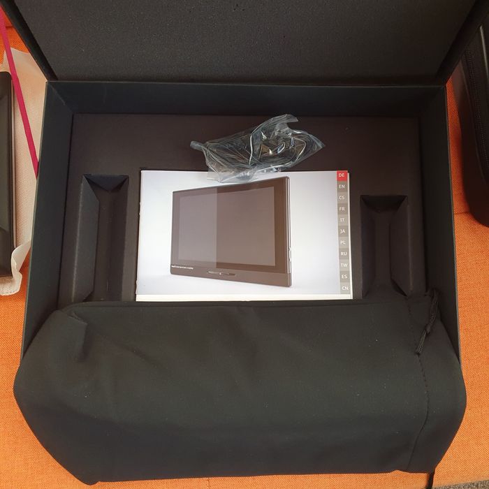 Audi entertainment mobile,  ауди монитор таблет