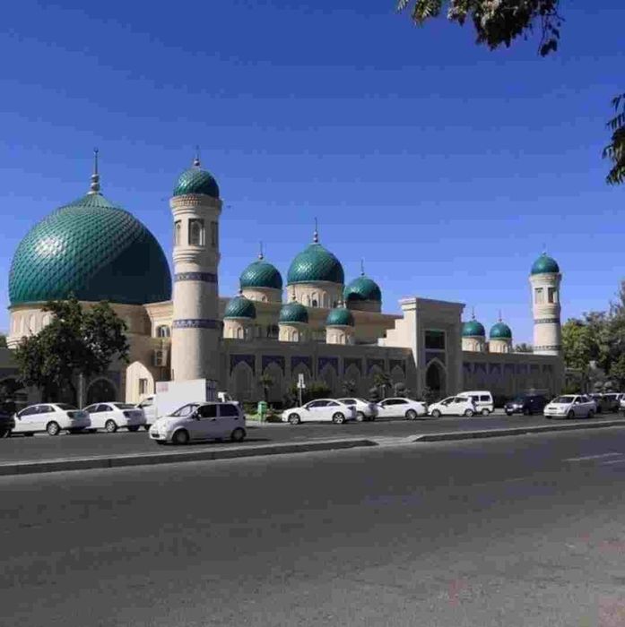 Продажа Чиланзар 20  2/8/9. Бывшее общежитие Срочно.