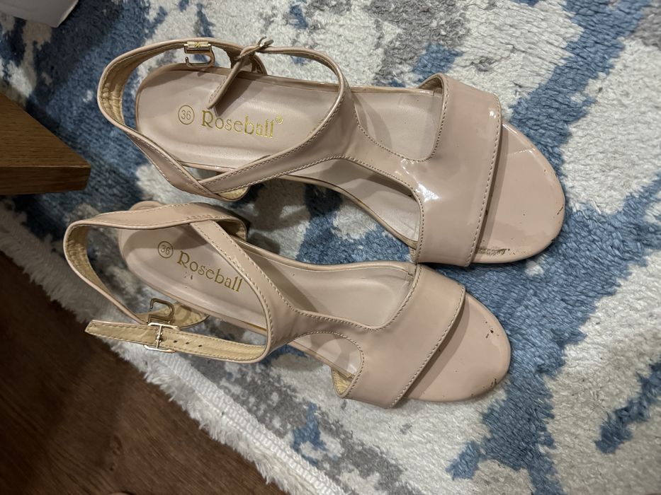 продам женские туфли