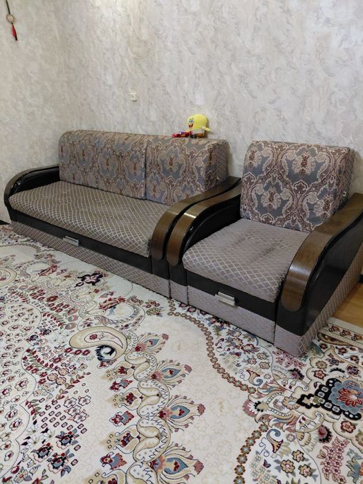Продается диван с креслой
