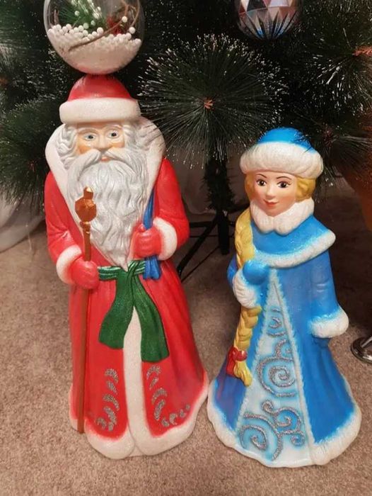 Дед Мороз и Снегурочка под ёлку