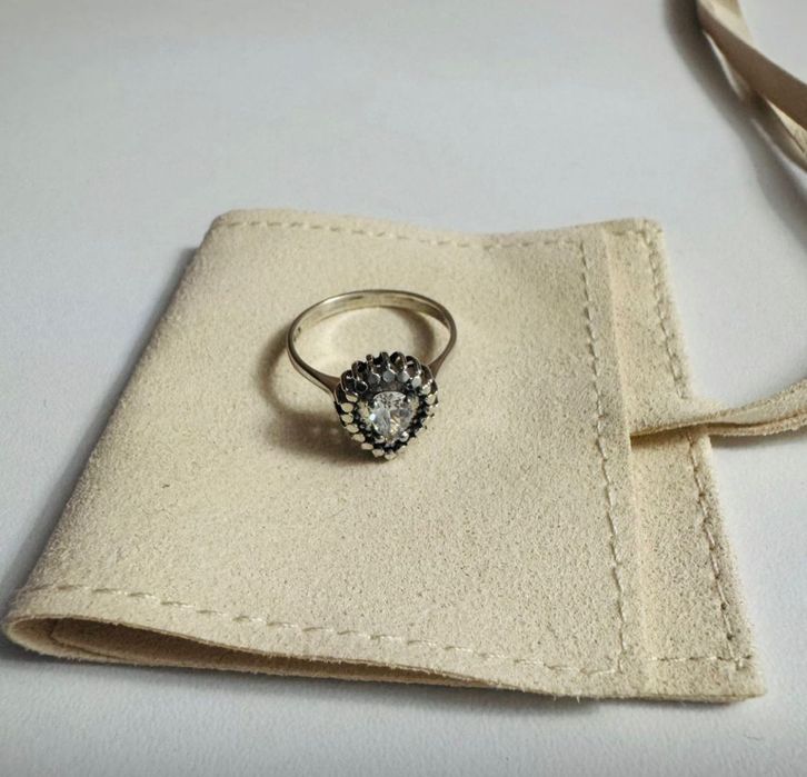 Кольцо в серебре