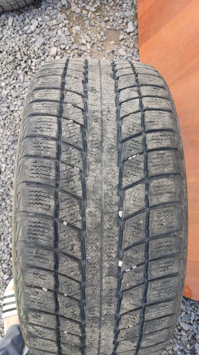 Зимние шины 225/50 R17