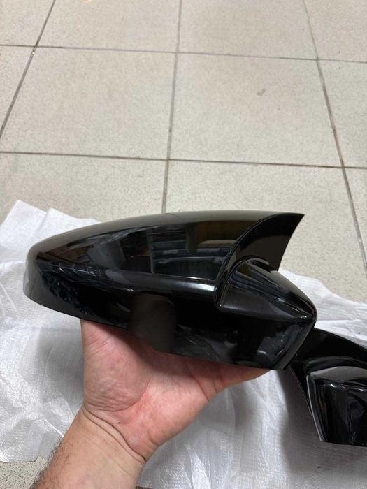 Capace oglinda compatibile cu SKODA OCTAVIA III 2013-2020 Negru lucios Batman Style