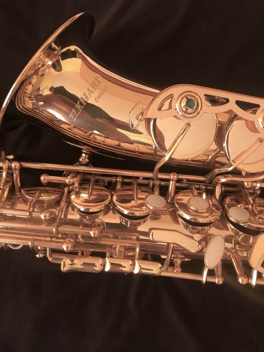 Продавам алт саксофон ELKHART като нов