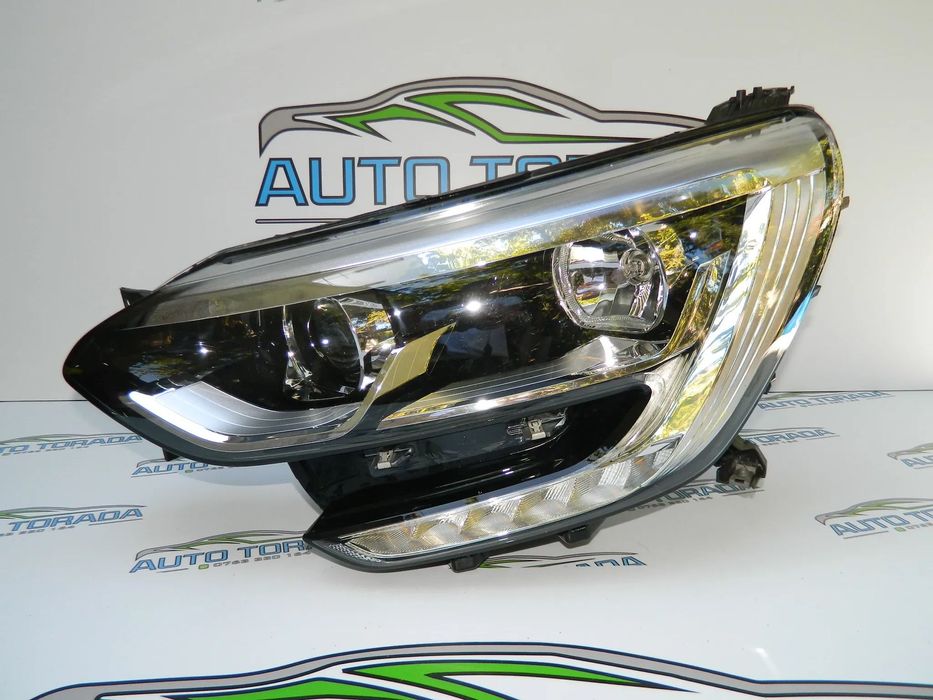 Far stanga cu lupa Renault Megane 4 an 2021 2022 2023 cod 260609985R