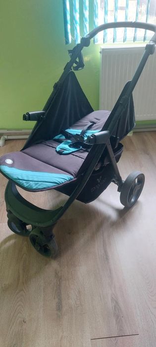 Продавам количка 3в1 Cangaro