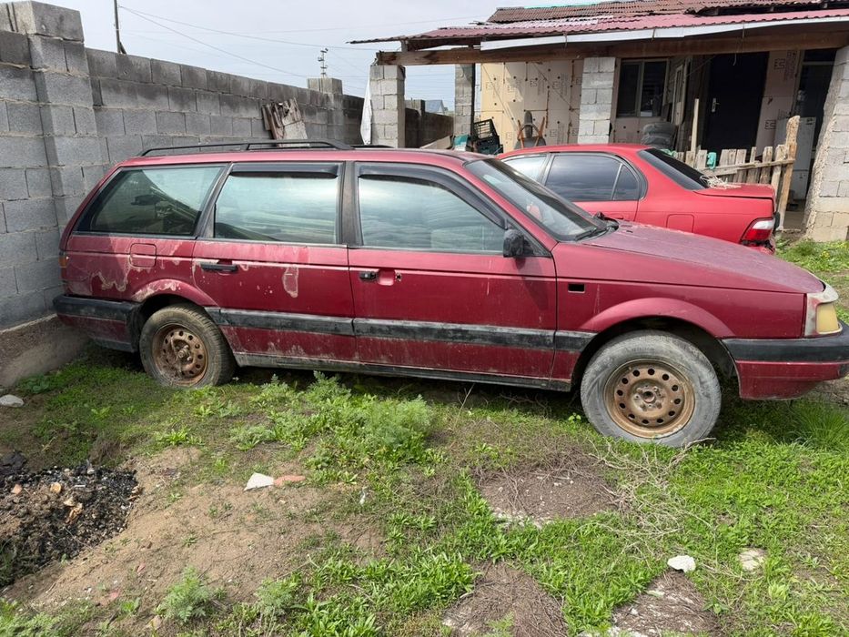 Машина Фолсьфаген Пассат b3 1989