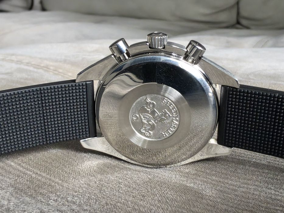 Omega Speedmaster Mark 40 Japan Edition