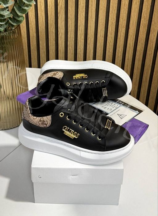 Adidași pentru damă Guess