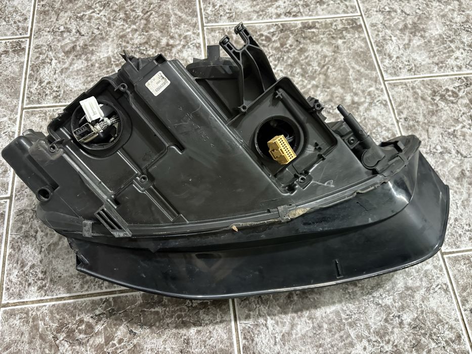 Ляв фар за Audi A4 b 8.5 / Ауди А 4 б 8,5