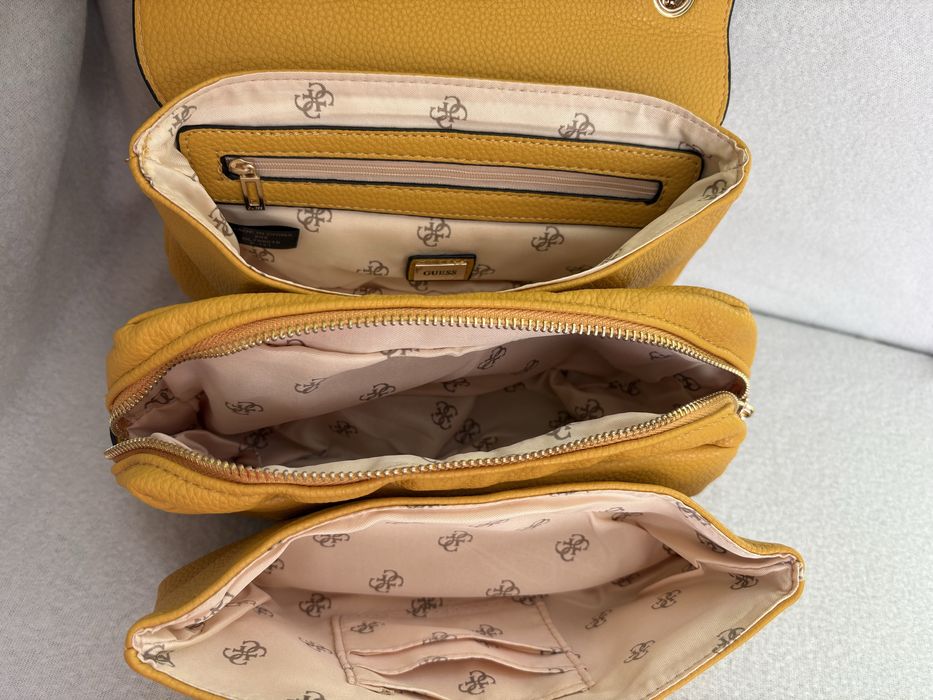 Дамска чанта Guess