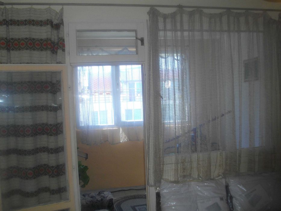 Евтина квартира 200 € обзаведени 2 стаи от апартамент до Болницата на ученички студентки с хазаи