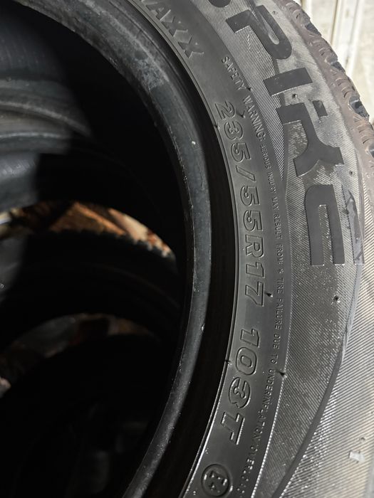 Продам комплект шин на 17