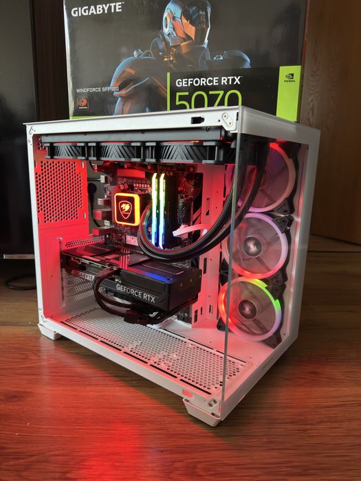 Геймърски компютър/ I7 11700K/Водно/32GB/RTX 5070/1TB SSD