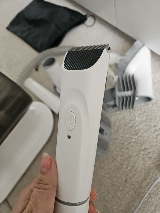 Vând aparat tuns si aspirat animale