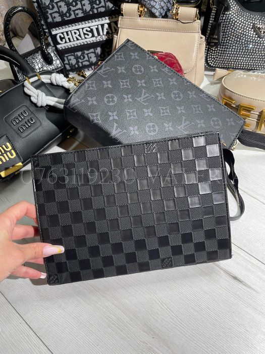 Borseta de mana - Louis Vuitton Pouch