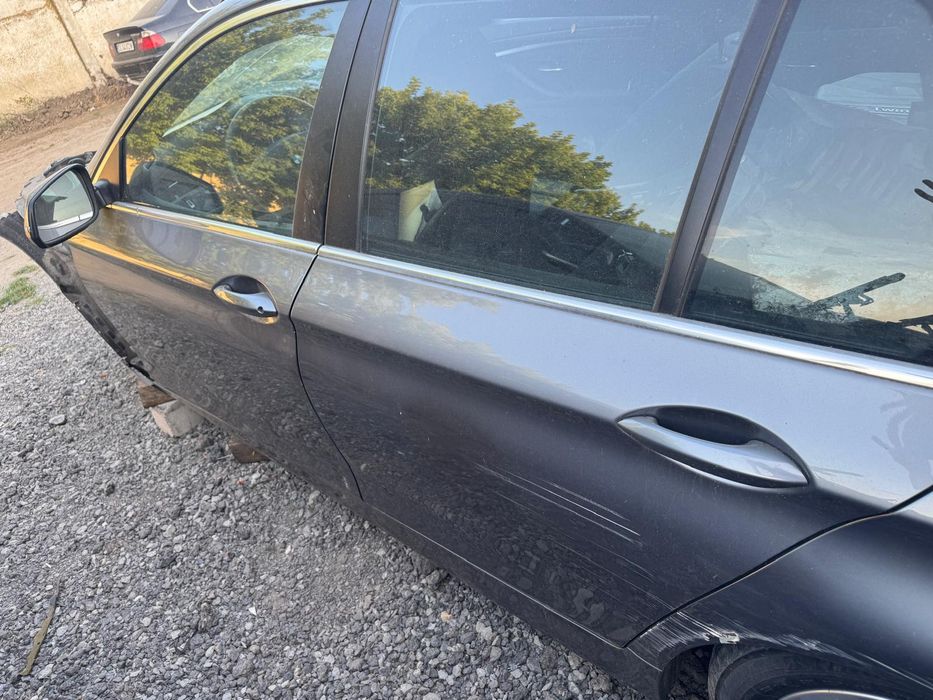 Ușa spate stânga dreapta haion F10 Facelift