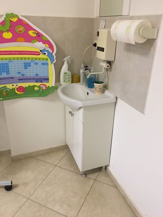 Давам под наем лекарски кабинет