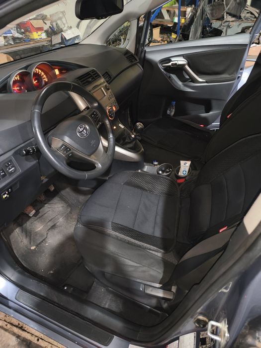 Продавам на части TOYOTA VERSO 1.8 16V 2010 г.