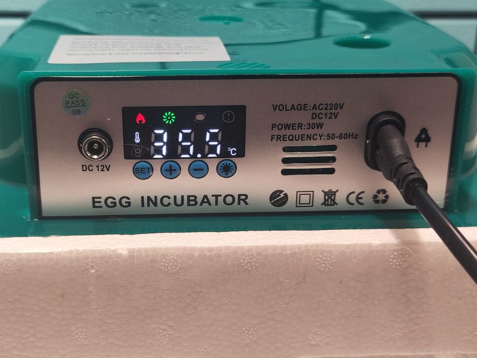 CoInceptus инкубатор 12–16 яйца – автоматично обръщане и влага