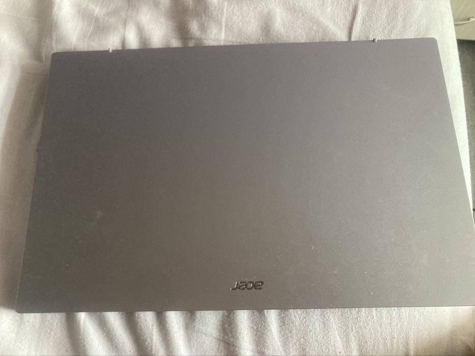 Лаптоп Acet Aspire 3+подарък
