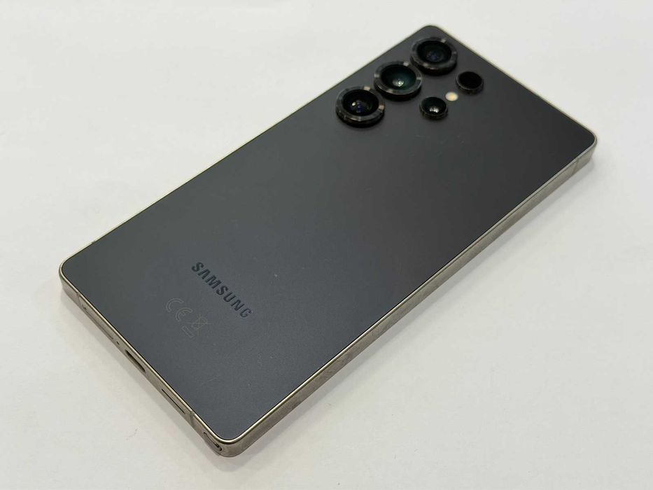 Samsung Galaxy S25 Ultra – 256GB / 12GB RAM