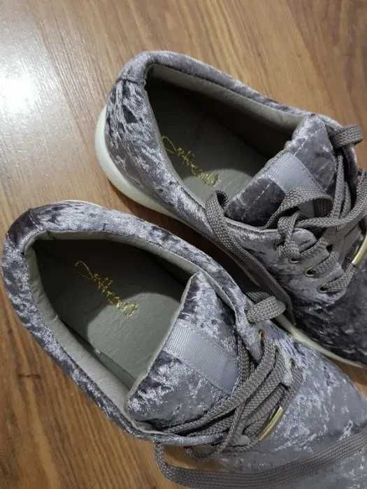 Pantofi sport catifea gri,marimea 39,noi
