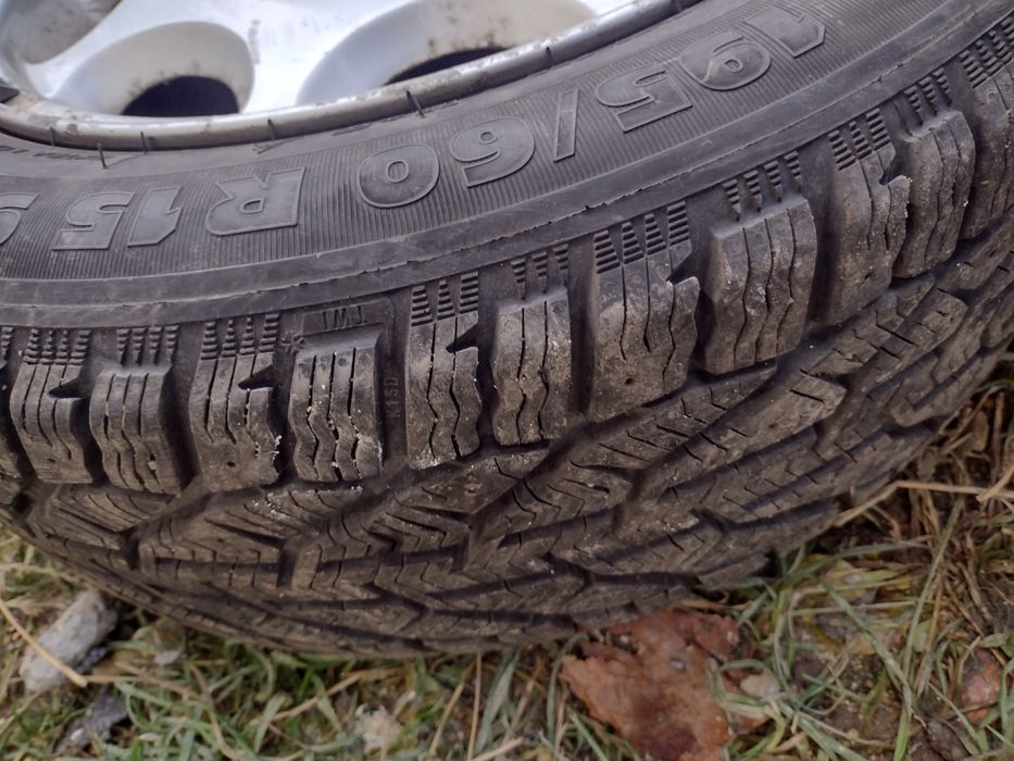 Продавам 15 цола джанти със зимни гуми Kormoran 5х112 за Мерцедес