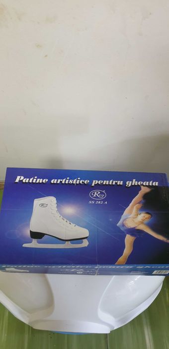 Patine artistice pentru gheață