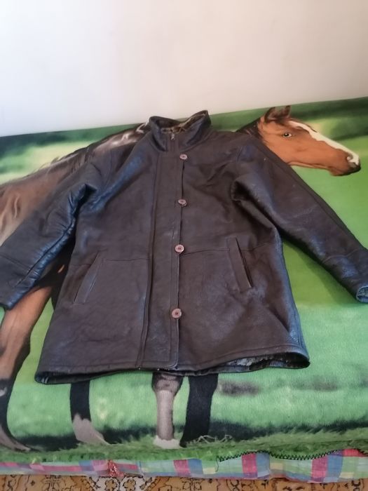 Haină de piele (mărimea 40)
