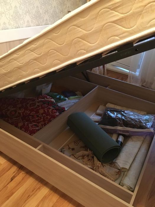 Двухспальная кровать